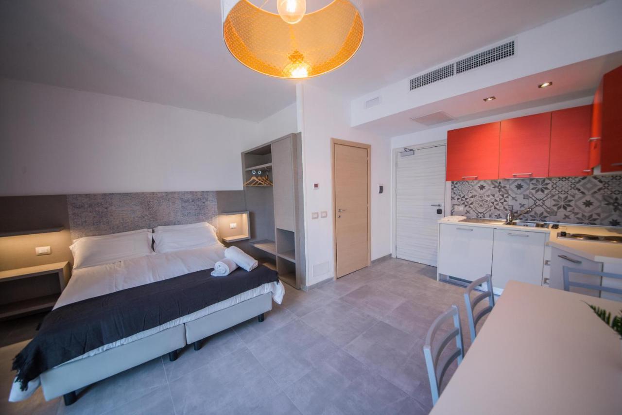 Residence Cristine Riva del Garda Bagian luar foto