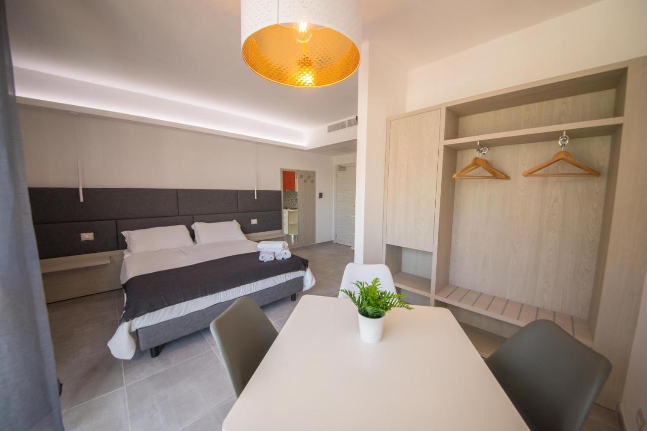 Residence Cristine Riva del Garda Bagian luar foto