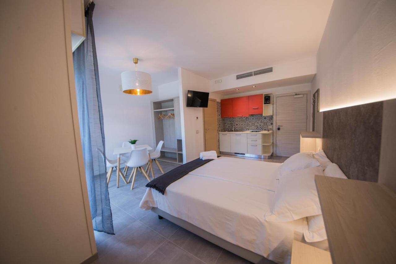 Residence Cristine Riva del Garda Bagian luar foto
