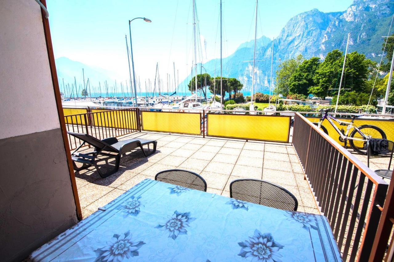 Residence Cristine Riva del Garda Bagian luar foto