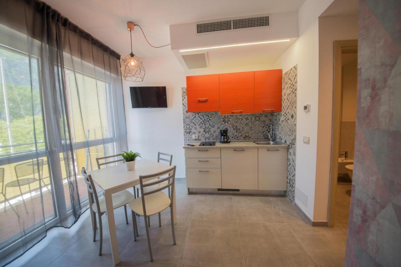 Residence Cristine Riva del Garda Bagian luar foto