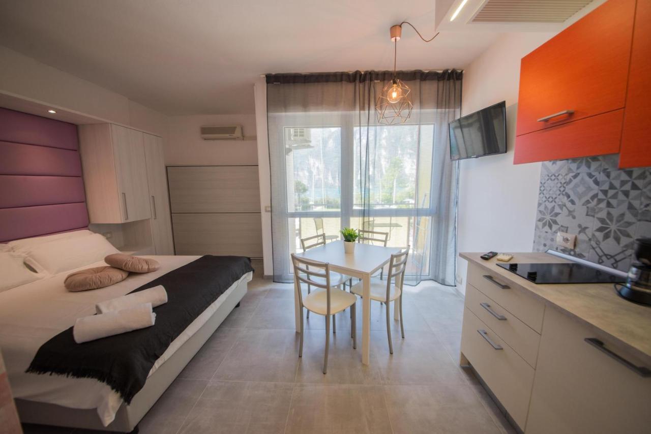 Residence Cristine Riva del Garda Bagian luar foto