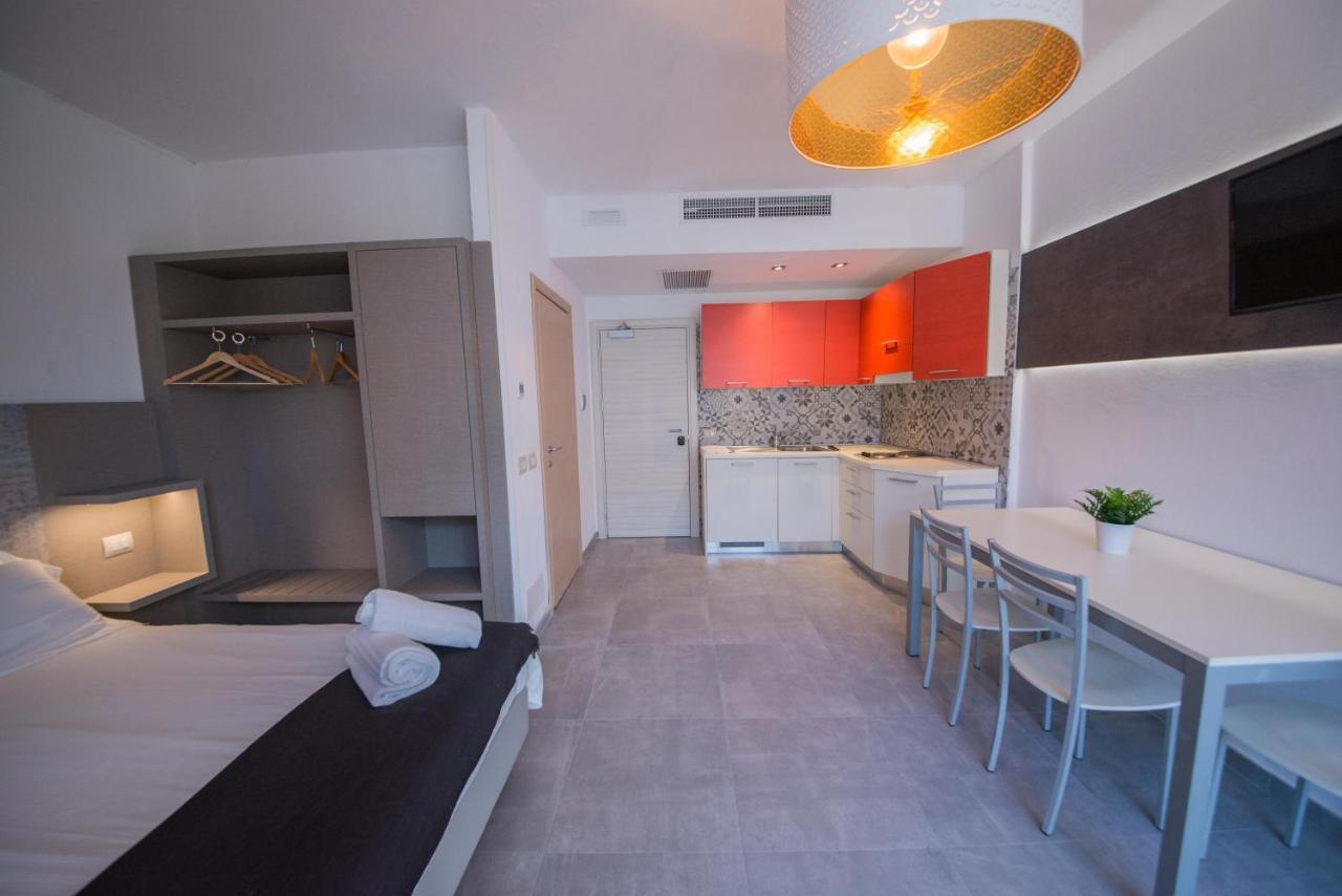 Residence Cristine Riva del Garda Bagian luar foto