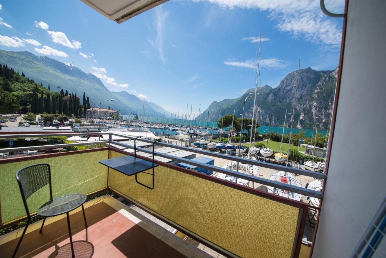 Residence Cristine Riva del Garda Bagian luar foto