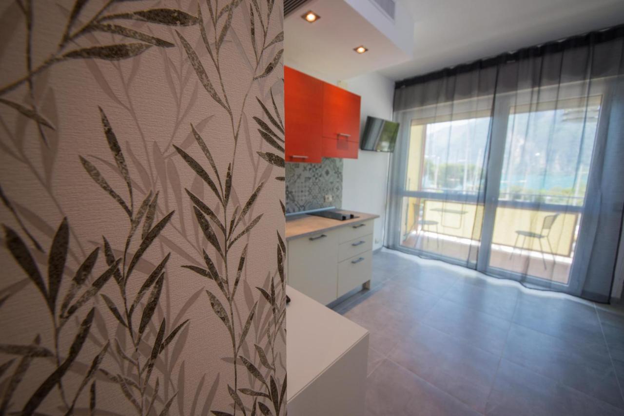 Residence Cristine Riva del Garda Bagian luar foto