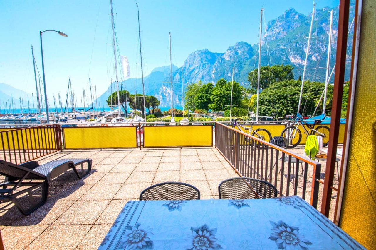 Residence Cristine Riva del Garda Bagian luar foto