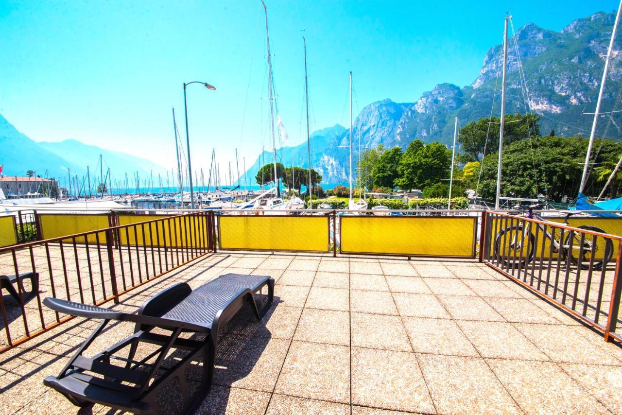 Residence Cristine Riva del Garda Bagian luar foto