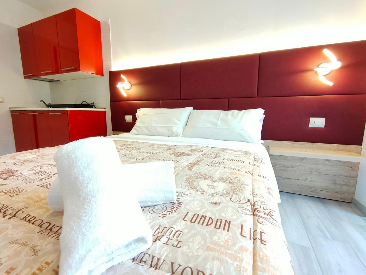 Residence Cristine Riva del Garda Bagian luar foto