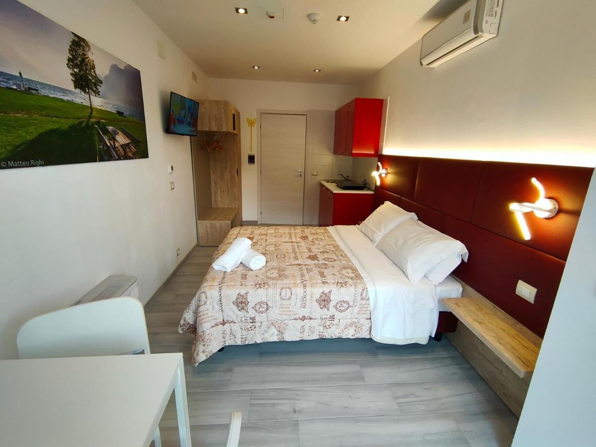 Residence Cristine Riva del Garda Bagian luar foto