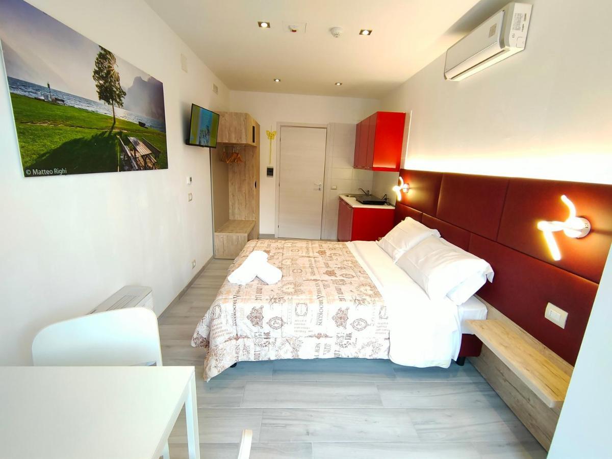 Residence Cristine Riva del Garda Bagian luar foto